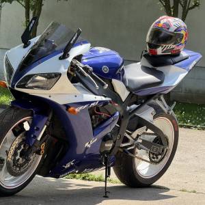 Yamaha YZF R1