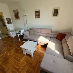 Zagreb - Vukomerec ( Kampus ) 2-sobni stan 44m2, 2.kat, lift, loggia