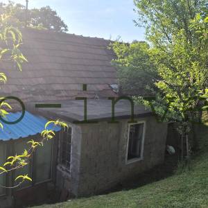 Zemljište sa postojećim starijim objektima