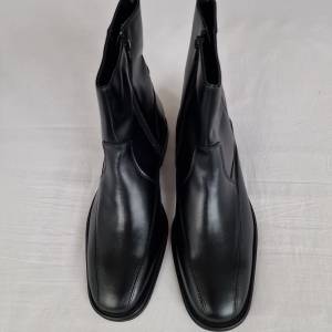 BOROVO crne kožne čizme (44)