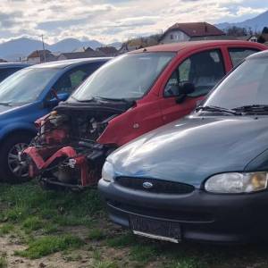 Citroen C3, polo 1.2i, mazda 323f, peugeot 206, chevrolet spark, Ford