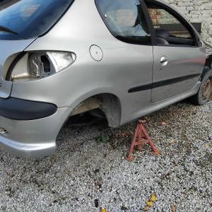 Citroen C3, polo 1.2i, mazda 323f, peugeot 206, chevrolet spark, Ford