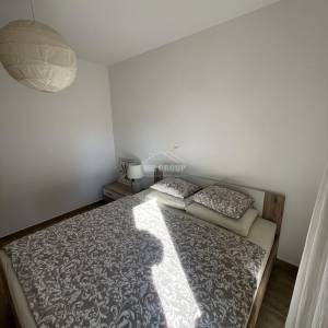 DVOSOBAN APARTMAN - VRT I 2 PARKIRNA MJESTA, 150 M OD PLAŽE, PETRČANE