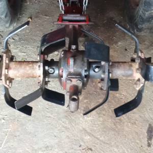 Freza za zemlju Tomo Vinković četiri šrafa, novo obnovljena, novi nože