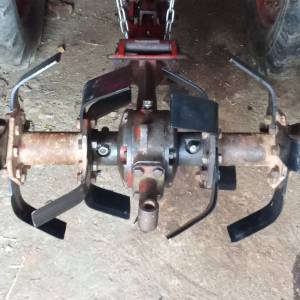 Freza za zemlju Tomo Vinković četiri šrafa, novo obnovljena, novi nože