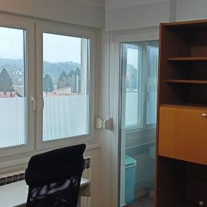 Garsonjera Karlovac  Luščić 5. kat lift centralno grijanje