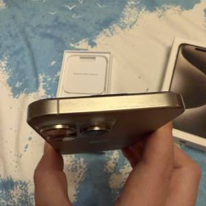 iPhone 15 pro max 256 natural titanium