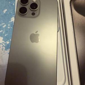 iPhone 15 pro max 256 natural titanium