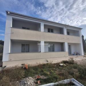 JEDNOSOBNI I DVOSOBNI APARTMAN, MIRNA I TIHA POZICIJA, VRSI