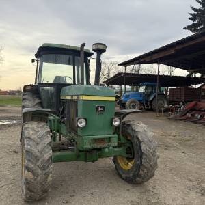 John Deere 3350