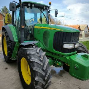 John deere 6820
