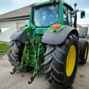 John deere 6820