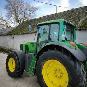 John deere 6820