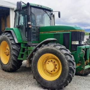 John Deere 7700
