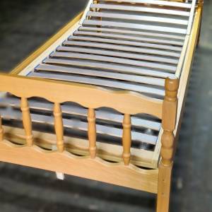 Kreveti sa podnicama 90x200 cm, Sveta Nedelja