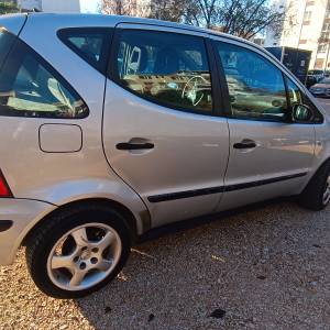 Mercedes- Benz A dizel HDI reg cijelu godinu klima vrlo mala potrošnja