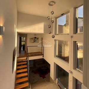 OBITELJSKA VILA S 3 SPAVAĆE SOBE, JEDINSTVENI DIZAJN, BOKANJAC- ZADAR