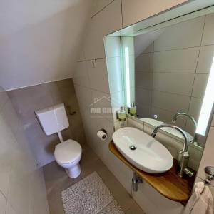 OBITELJSKA VILA S 3 SPAVAĆE SOBE, JEDINSTVENI DIZAJN, BOKANJAC- ZADAR