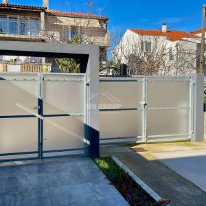 OBITELJSKA VILA S 3 SPAVAĆE SOBE, JEDINSTVENI DIZAJN, BOKANJAC- ZADAR