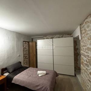 OBNOVLJENA KUĆA S 3 SPAVAĆE SOBE, PRILIKA – CENTAR! VRSI - ZADAR