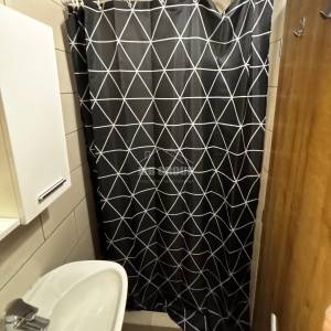 OBNOVLJENA KUĆA S 3 SPAVAĆE SOBE, PRILIKA – CENTAR! VRSI - ZADAR