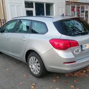 Opel astra sport tourer-karavan