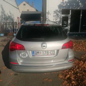 Opel astra sport tourer-karavan
