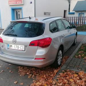 Opel astra sport tourer-karavan