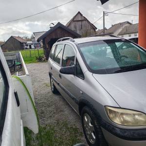 Opel zafira 1.6 16v benzin plin