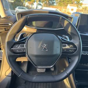 Peugeot 2008 1,2 FULL LED ODRAĐENI SVI SERVISI