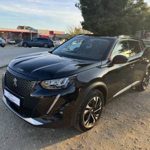 Peugeot 2008 1,2 FULL LED ODRAĐENI SVI SERVISI