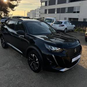 Peugeot 2008 1,2 FULL LED ODRAĐENI SVI SERVISI