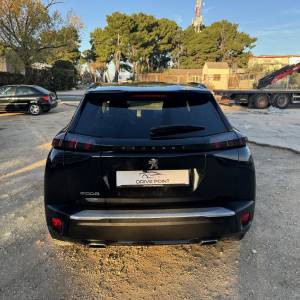 Peugeot 2008 1,2 FULL LED ODRAĐENI SVI SERVISI