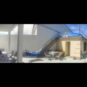 Prodaja 2 objekta kuća i apartman sa vrtom i pogledom na more