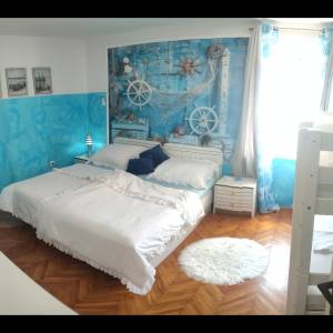 Prodaja 2 objekta kuća i apartman sa vrtom i pogledom na more