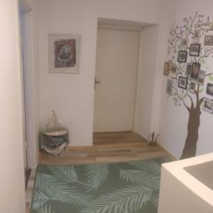 Prodaja 2 objekta kuća i apartman sa vrtom i pogledom na more