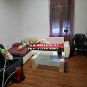 PRODAJE SE KUĆA SA 4 STANA TRNJE ZAGREB