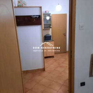 PRODAJE SE KUĆA SA 4 STANA TRNJE ZAGREB