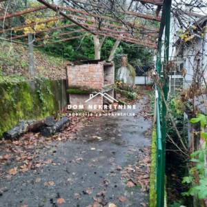 PRODAJE SE KUĆA ZA RUŠENJE NA TOP LOKACIJI U ZAGREBU MLINOVI