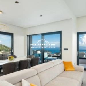 PRODAJE SE LUKSUZNA VILA U MAKARSKOJ