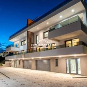 PRODAJE SE LUKSUZNA VILA U MAKARSKOJ