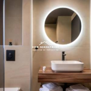 PRODAJE SE LUKSUZNA VILA U MAKARSKOJ