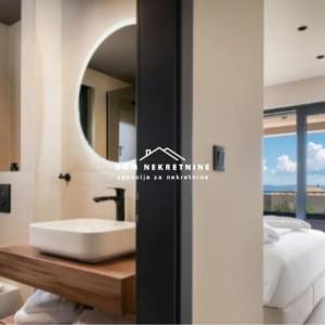 PRODAJE SE LUKSUZNA VILA U MAKARSKOJ