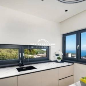 PRODAJE SE LUKSUZNA VILA U MAKARSKOJ