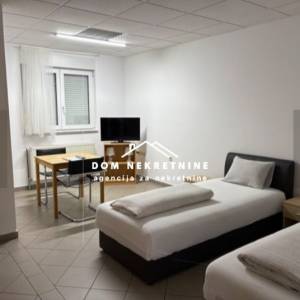 PRODAJE SE STAMBENO POSLOVNA KATNICA