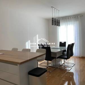 PRODAJE SE STAN U MAKARSKOJ