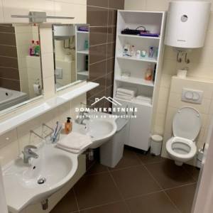 PRODAJE SE STAN U MAKARSKOJ