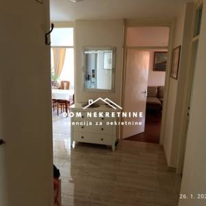 PRODAJE SE STAN U MAKARSKOJ