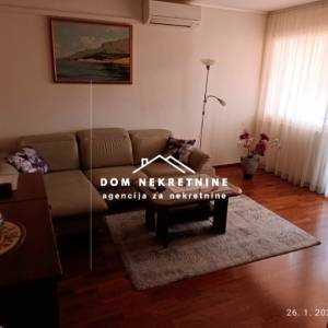 PRODAJE SE STAN U MAKARSKOJ