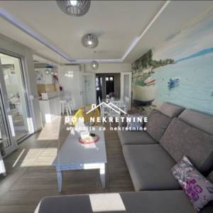PRODAJE SE STAN U MAKARSKOJ